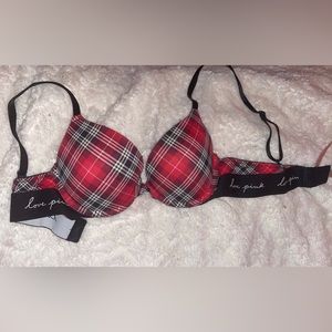 32|B Victoria’s Secret, red + black push up